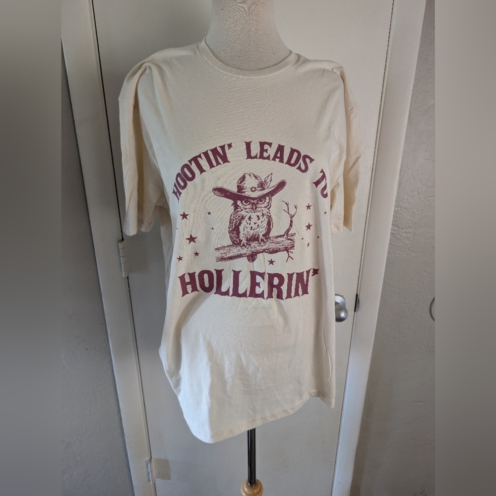 "Hootin Leads To Hollerin" Country Owl Graphic‎ Tshirt